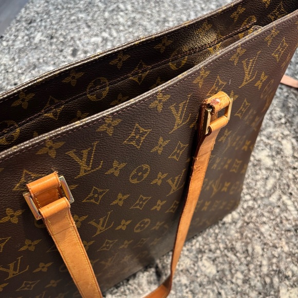 Louis Vuitton Monogram Canvas Luco Tote Bag (AUTHENTIC) - Picture 5 of 12